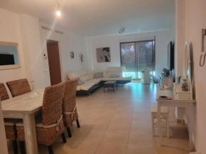 APARTAMENTO MODERNO y ACOGEDOR